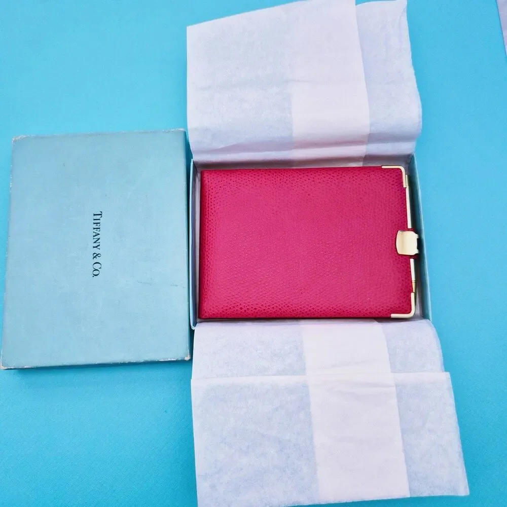 Tiffany & Co. 💖 firm